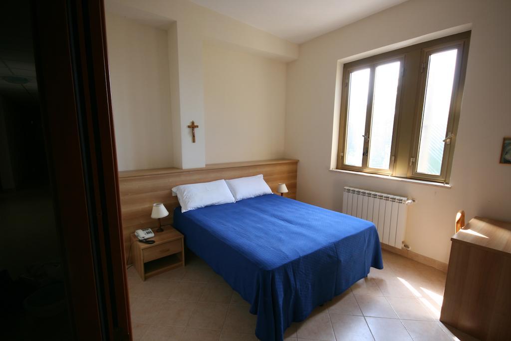 Parco Santa Rita Hotel Sacrofano Ruang foto